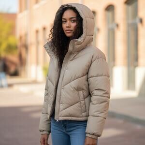 STOLEN HEARTS by SEBBY Women’s XS Cream Puffer Jacket with Hood ⭐️